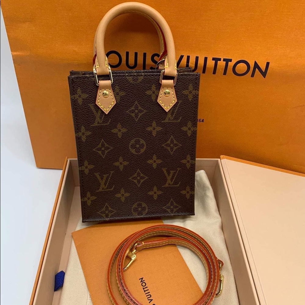 ❣️BRAND NEW ❣️Sac plat